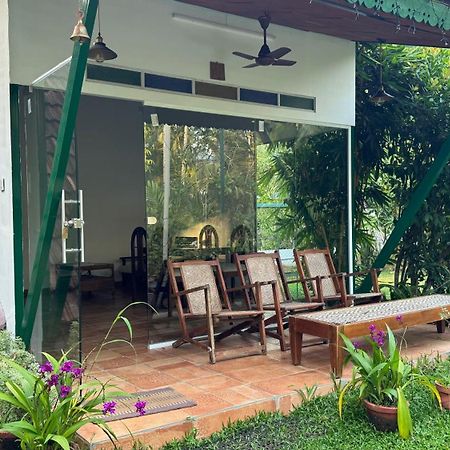 Garggi Kumarakom Village Homestay Luaran gambar