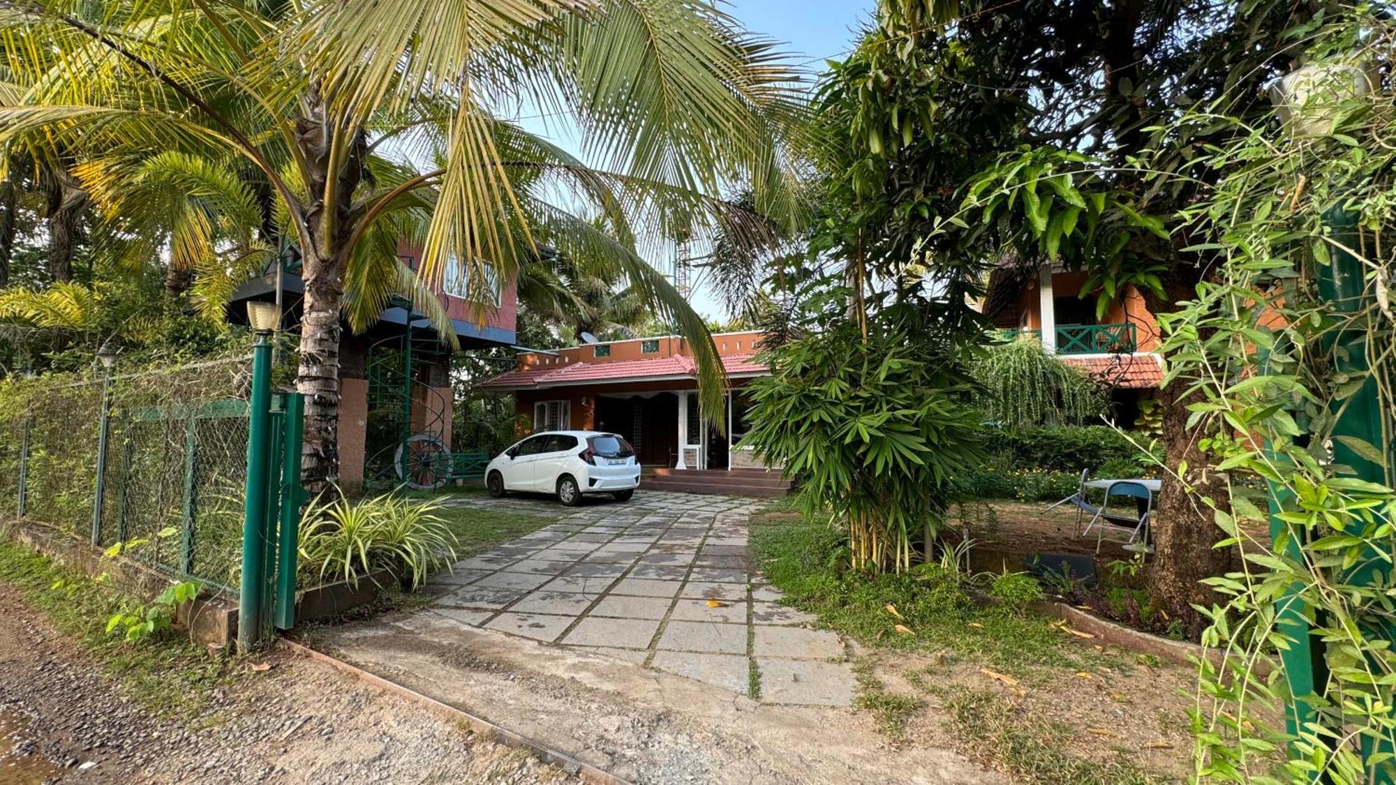 Garggi Kumarakom Village Homestay Luaran gambar