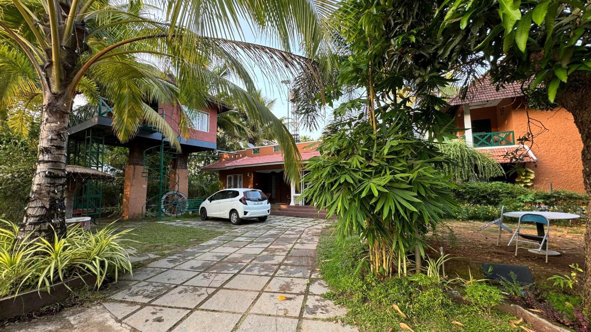 Garggi Kumarakom Village Homestay Luaran gambar