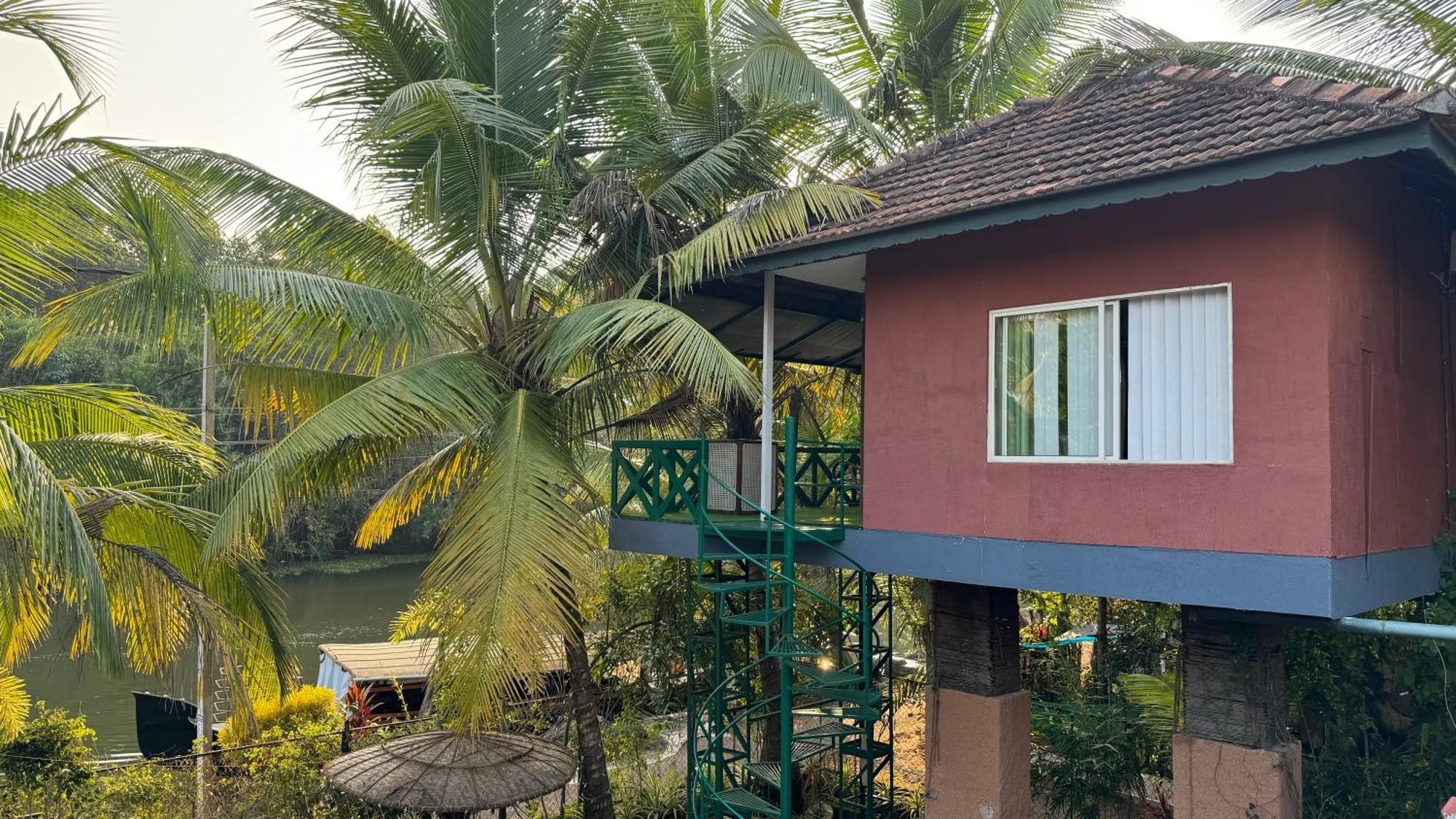 Garggi Kumarakom Village Homestay Luaran gambar